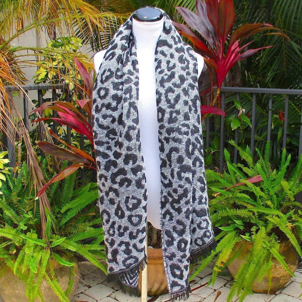 Lulla Collection by Bindya Reversible Scarf - Picture 3 of 7
